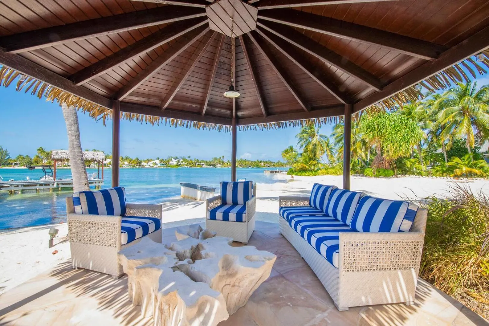Flip Flop Kai - Family Beach House With Pool, Hot Tub, And Dock On Bio Bay Driftwood Village Holiday home